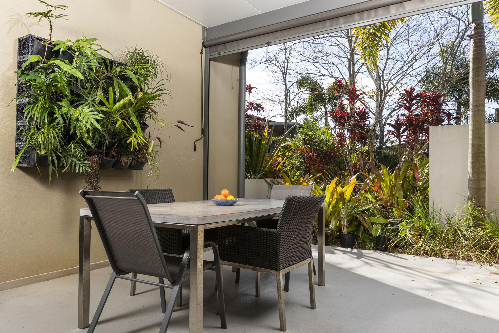 Sub-tropical lifestyle